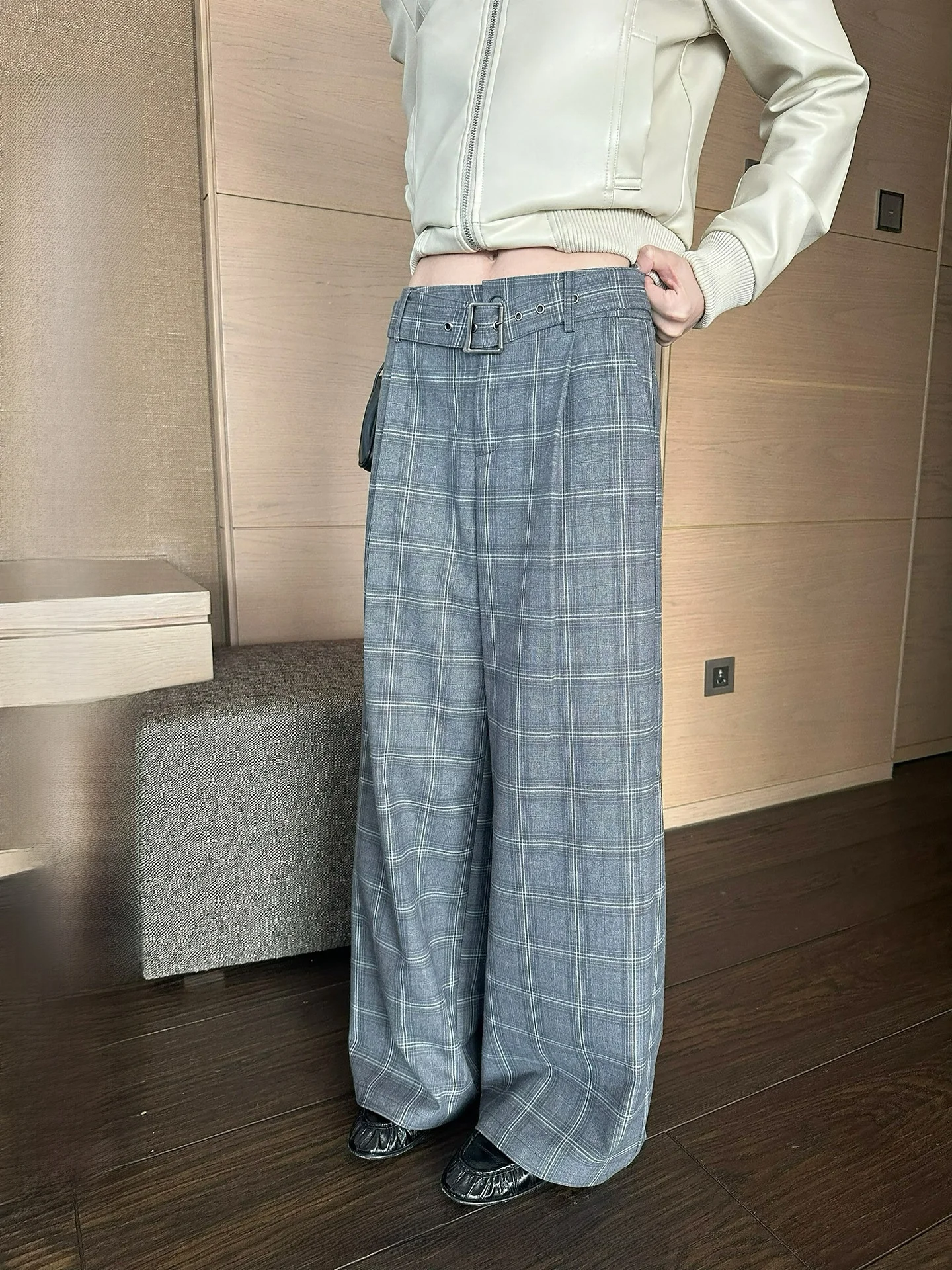Ningshi Grey Plaid Low Waist Straight Leg Casual Pants Women's Spring Vintage Atmosphere Design Loose Match Long Trousers
Ningshi Grey Plaid Low Waist Straight Leg Casual Pants Women's Spring Vintage Atmosphere Design Loose Match Long Trousers