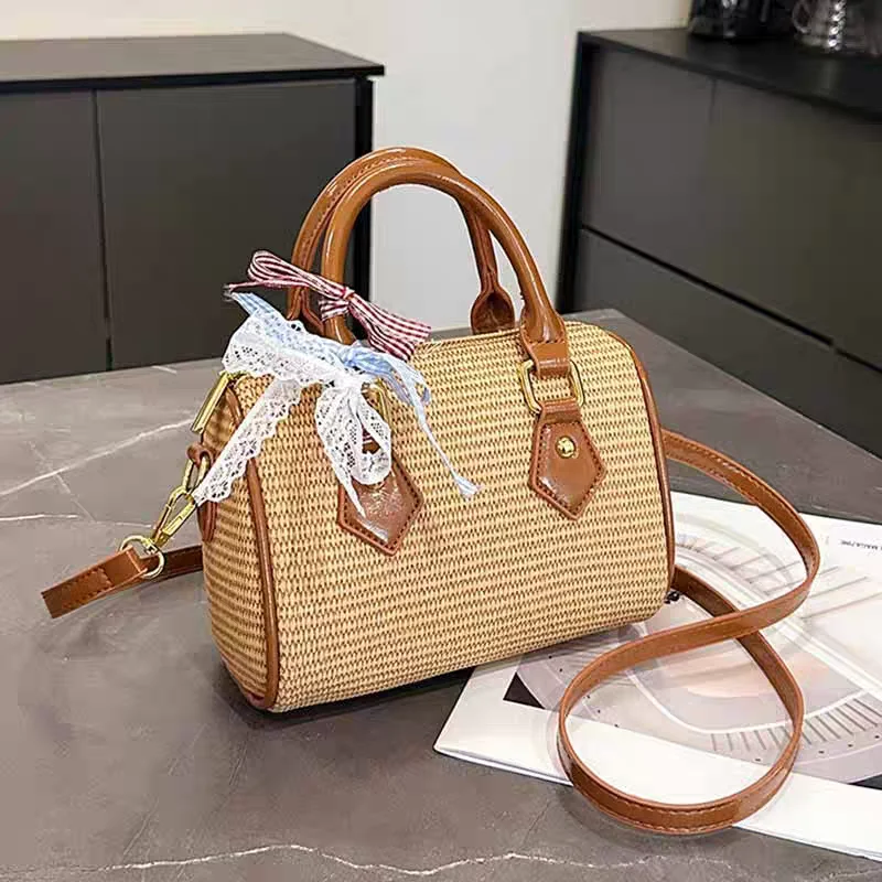 Niche Brand Ladies Woven Handbag Color Matching Texture Pillow Bag Large Capacity Crossbody Bag Minimalist Beach Bag Women's Bag
Niche Brand Ladies Woven Handbag Color Matching Texture Pillow Bag Large Capacity Crossbody Bag Minimalist Beach Bag Women's Bag