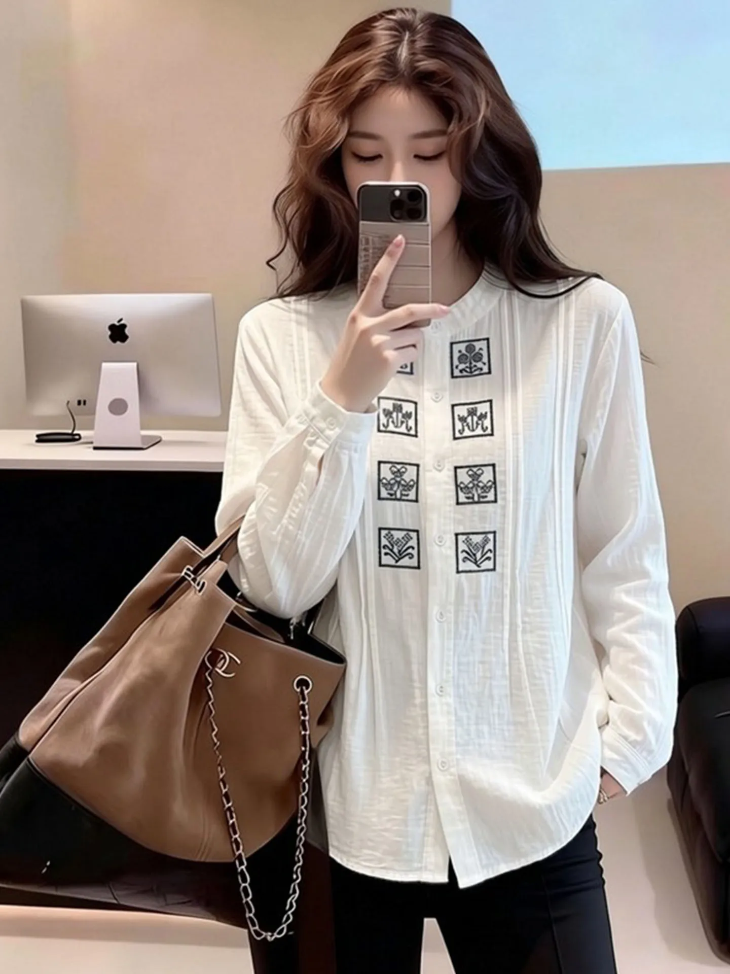 Ele Artistic White Embroidered Loose Women's irt Spring 2026 New Design Faionable Long Sve round Ne Open Cardigan
Ele Artistic White Embroidered Loose Women's irt Spring 2026 New Design Faionable Long Sve round Ne Open Cardigan