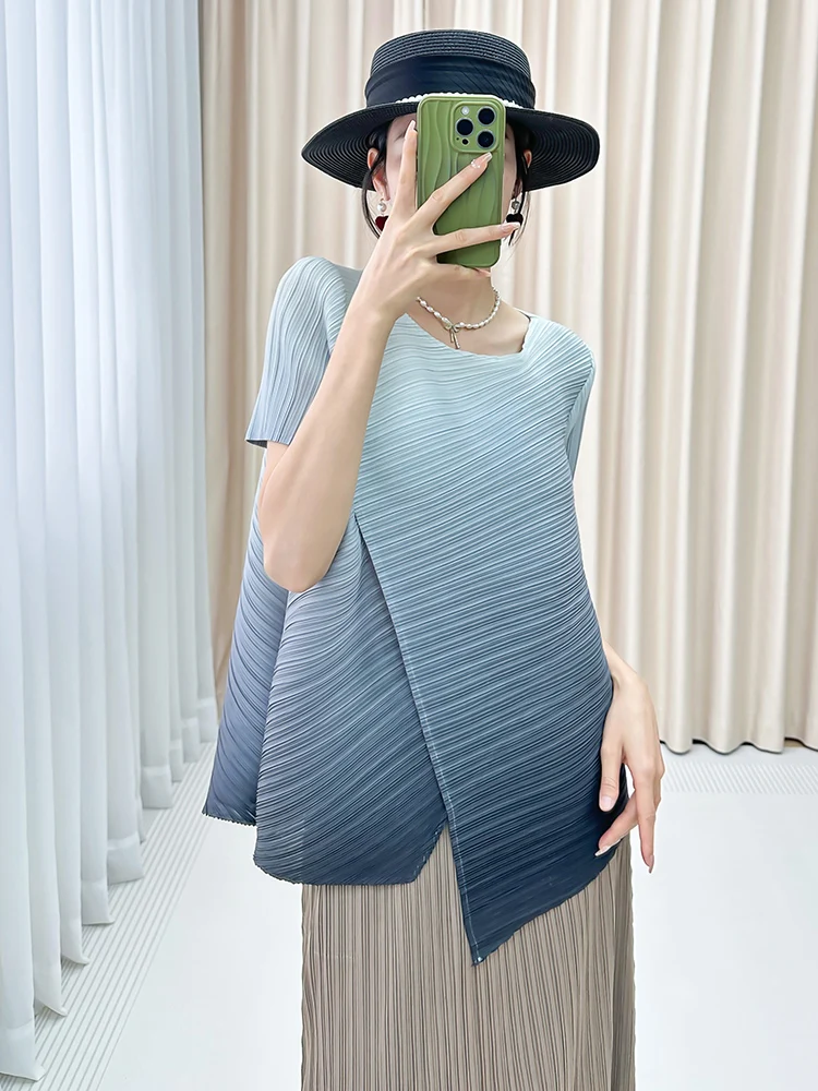 Changsha Artistic Gradient Short Sleeve round Neck Women's T-shirt Summer New Style Versatile Folded Hemline Straight Cut Silk
Changsha Artistic Gradient Short Sleeve round Neck Women's T-shirt Summer New Style Versatile Folded Hemline Straight Cut Silk