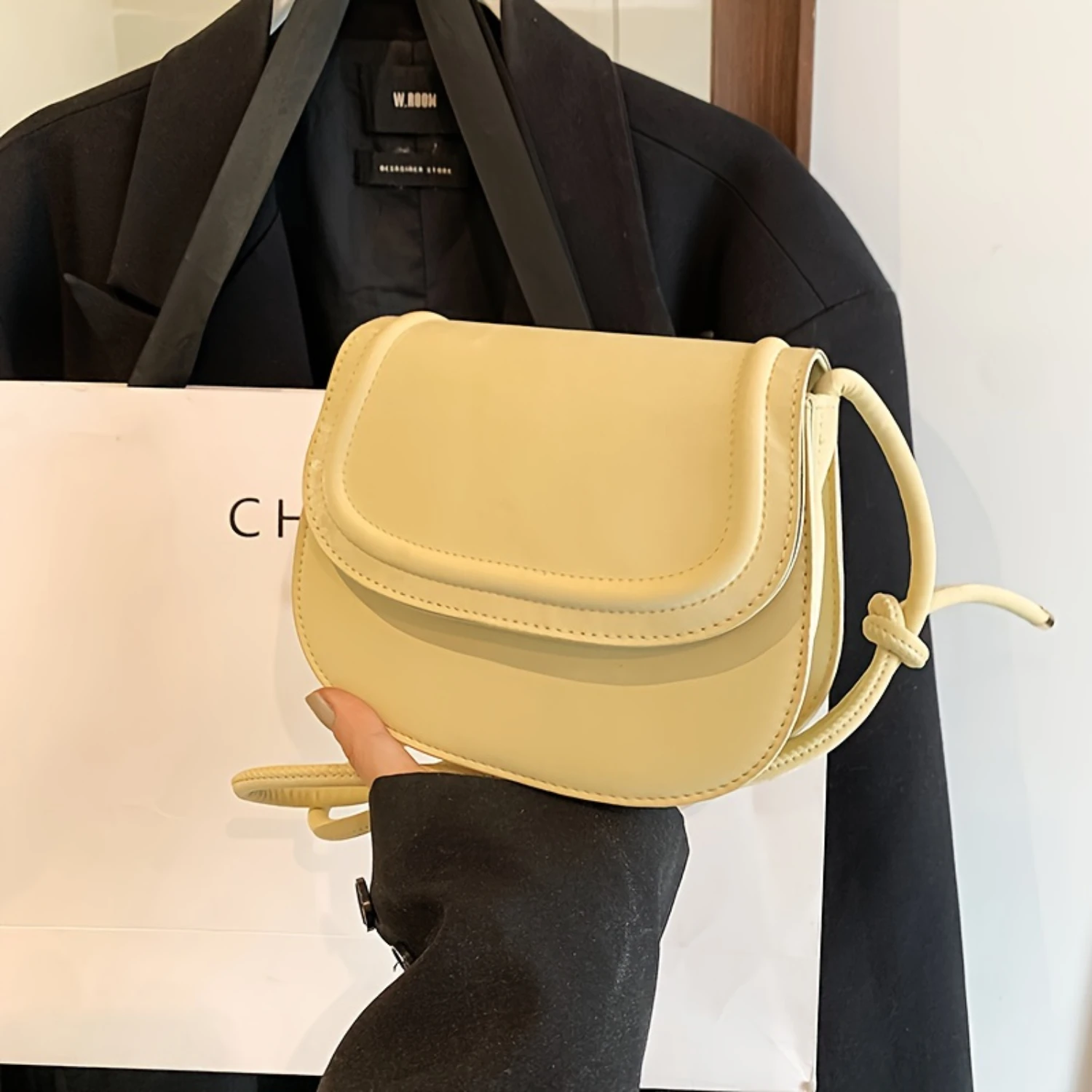 Fashion Bag 2024, Vintage Style Crossbody Purse, Versatile Trendy Small PU Leather Shoulder Bag Leather pouch Bogg bag small
Fashion Bag 2024, Vintage Style Crossbody Purse, Versatile Trendy Small PU Leather Shoulder Bag Leather pouch Bogg bag small