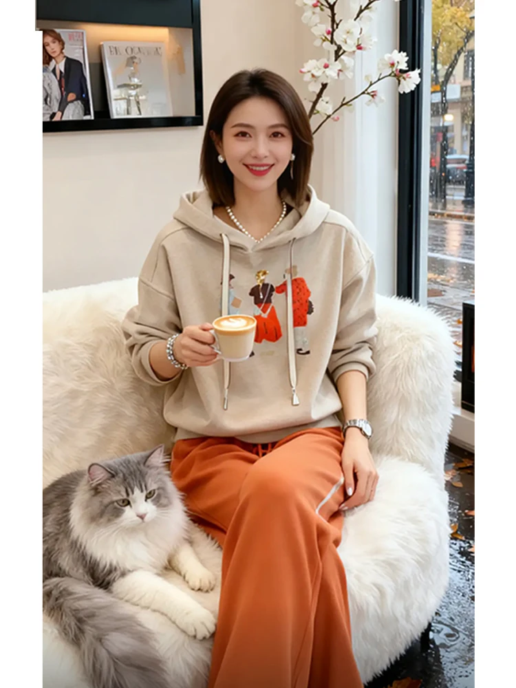 Утепленное модное худи с забавным принтом и флисовой подкладкой для женщин, осень-зима 2026, новинка, универсальный свитер с капюшоном
Утепленное модное худи с забавным принтом и флисовой подкладкой для женщин, осень-зима 2026, новинка, универсальный свитер с капюшоном