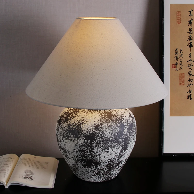 New Chinese style wabi-**** wind medieval Jingdezhen ceramic desk lamp living room bedroom bedside lamp retro zen hotel decorati
New Chinese style wabi-**** wind medieval Jingdezhen ceramic desk lamp living room bedroom bedside lamp retro zen hotel decorati