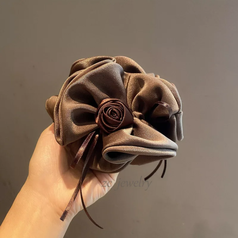 Korean Fashion Exquisite Rose Bud Bow Knot Hair Tie for Women High-End Elegant Back of Head Hair Rope Hair Accessory
Korean Fashion Exquisite Rose Bud Bow Knot Hair Tie for Women High-End Elegant Back of Head Hair Rope Hair Accessory