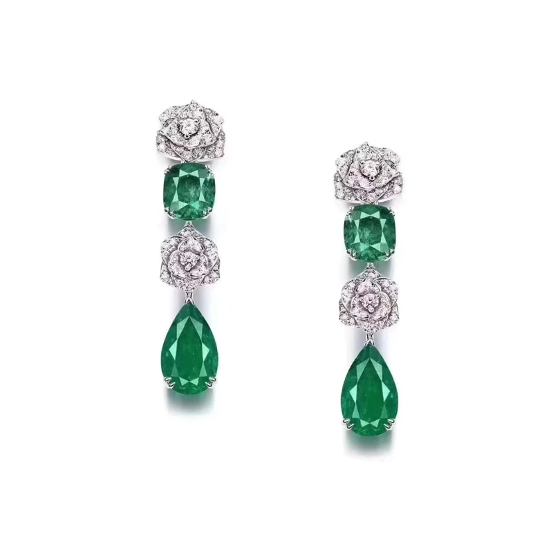 Bellux 925 Sterling Silver Gold-plated Earrings with High Carbon Diamond Zircon Rose Series Long Emerald Earrings
Bellux 925 Sterling Silver Gold-plated Earrings with High Carbon Diamond Zircon Rose Series Long Emerald Earrings