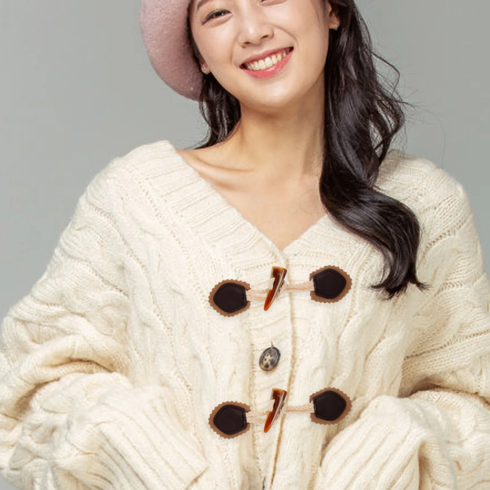 1pcs Toggle Buttons Vintage Horn Buttons For Clothes Coat Replacement Fastener Clothing Decor Garment Button Retro Closure
1pcs Toggle Buttons Vintage Horn Buttons For Clothes Coat Replacement Fastener Clothing Decor Garment Button Retro Closure