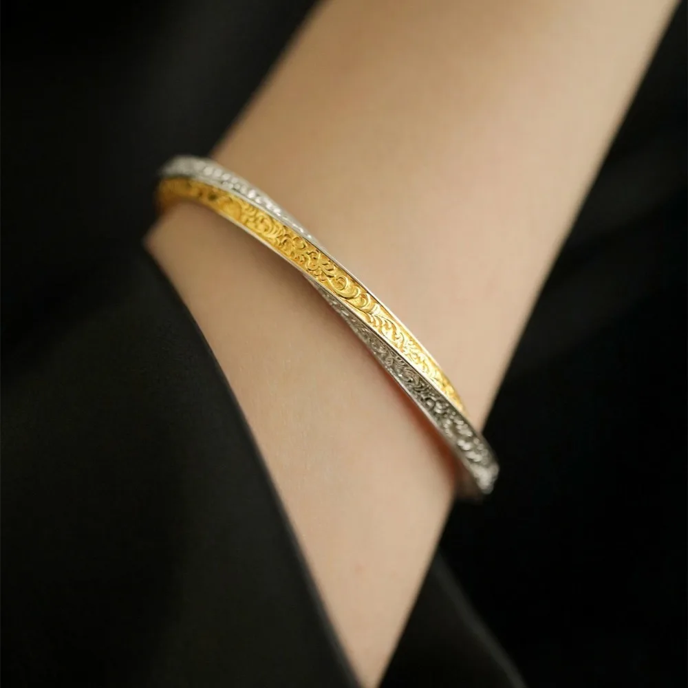 Trendy Light Luxury Twist Bangle Women Jewelry Irregular Flower Carving Bracelet Handmade Trendy Couples Cuff Bracelet Party
Trendy Light Luxury Twist Bangle Women Jewelry Irregular Flower Carving Bracelet Handmade Trendy Couples Cuff Bracelet Party