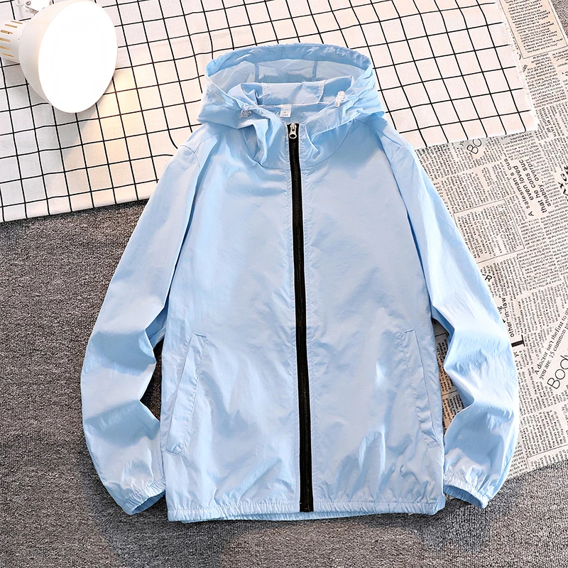 Men's Summer Casual Ice Silk Trend Trend Sun Protection Clothes Loose Hooded Outdoor Sports Uv Protection Jacket
Men's Summer Casual Ice Silk Trend Trend Sun Protection Clothes Loose Hooded Outdoor Sports Uv Protection Jacket
