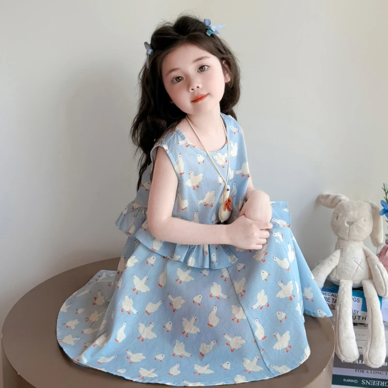 Girl's cartoon printed sleeveless dress, cute light blue A-line skirt, summer cotton casual style, suitable for daily beach wear
Girl's cartoon printed sleeveless dress, cute light blue A-line skirt, summer cotton casual style, suitable for daily beach wear