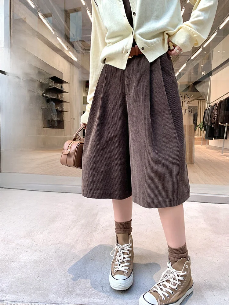 Cheeseandkisses Milan Blacksmith Vintage Corduroy Wide Leg Eighteen Casual Pants High Waist Zipper Closure Comfortable Fit
Cheeseandkisses Milan Blacksmith Vintage Corduroy Wide Leg Eighteen Casual Pants High Waist Zipper Closure Comfortable Fit