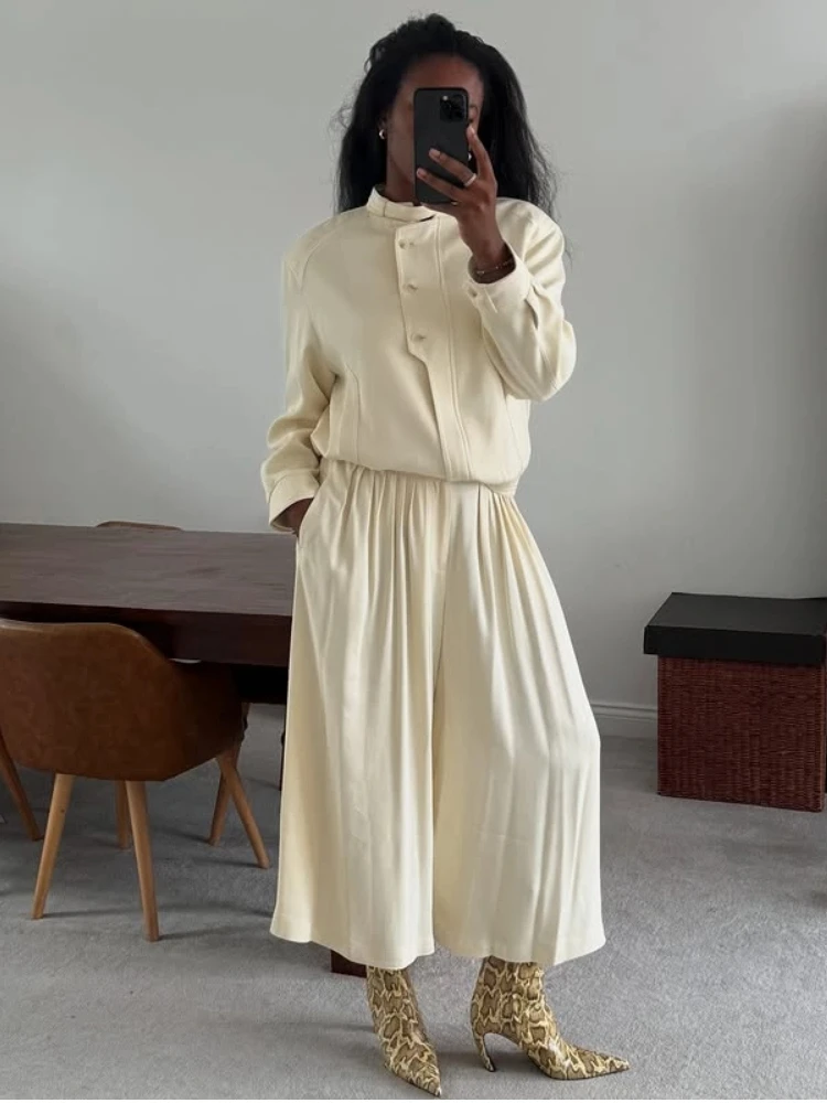 Retro Stand Collar Jacket Loose Pant Set Women Chic Casual Solid Buttons Short Jackets Straight Pants Sets Lady 2025 Streetwear 
Retro Stand Collar Jacket Loose Pant Set Women Chic Casual Solid Buttons Short Jackets Straight Pants Sets Lady 2025 Streetwear