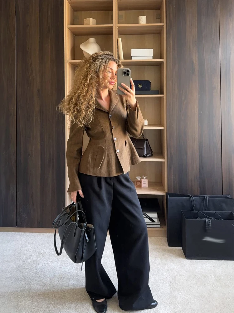 Brown Slim Flap-front Pocket Waist Cinching Jacket Fit Lapel Single Breasted Coat New Minimalist Commuting Office Leisure Blazer
Brown Slim Flap-front Pocket Waist Cinching Jacket Fit Lapel Single Breasted Coat New Minimalist Commuting Office Leisure Blazer