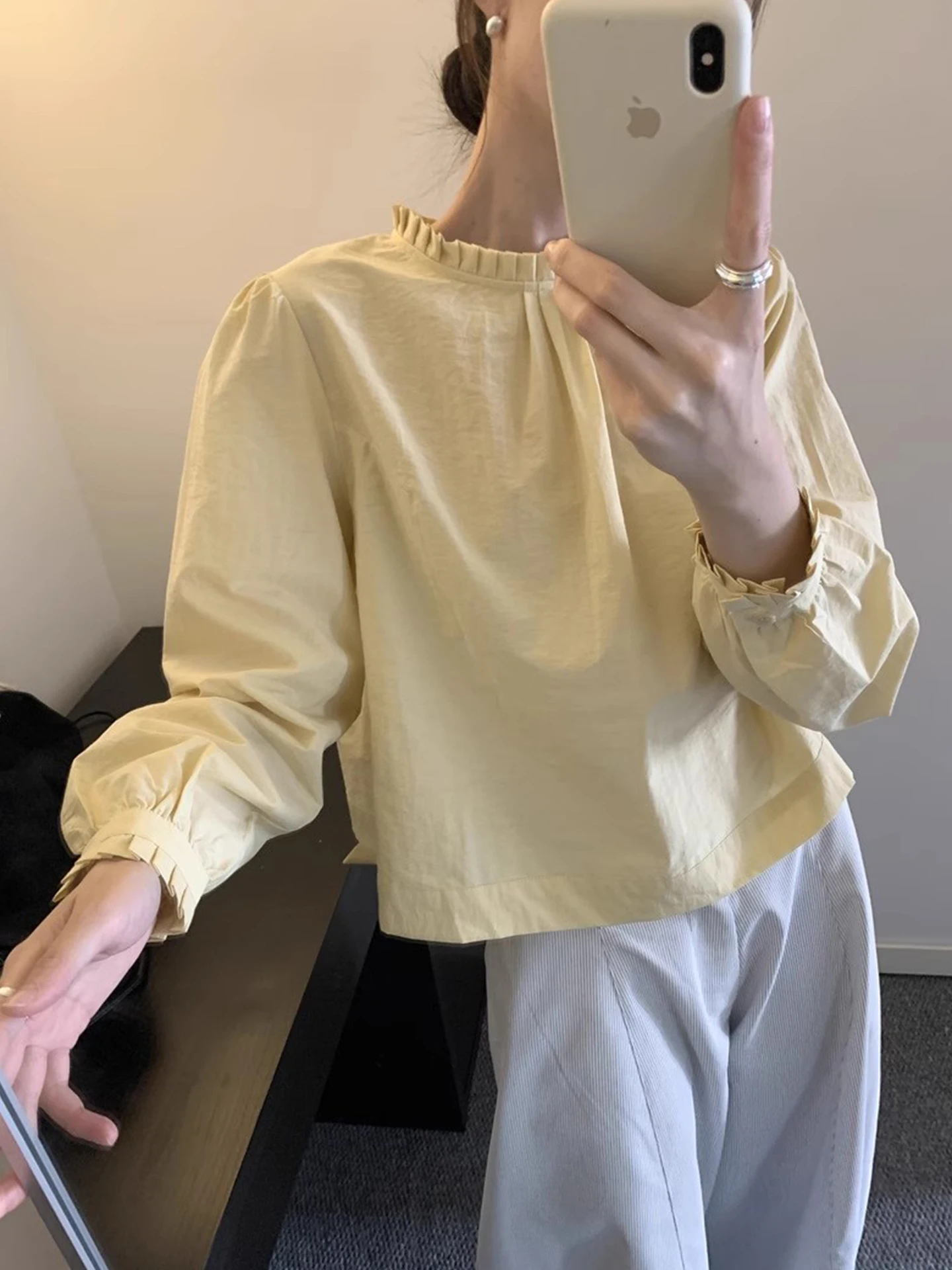 Ele Bal Design irt Women's Faionable Bowtie Stand Collar irt Korean Sle Commute Wind Loose Fit Long Sve
Ele Bal Design irt Women's Faionable Bowtie Stand Collar irt Korean Sle Commute Wind Loose Fit Long Sve