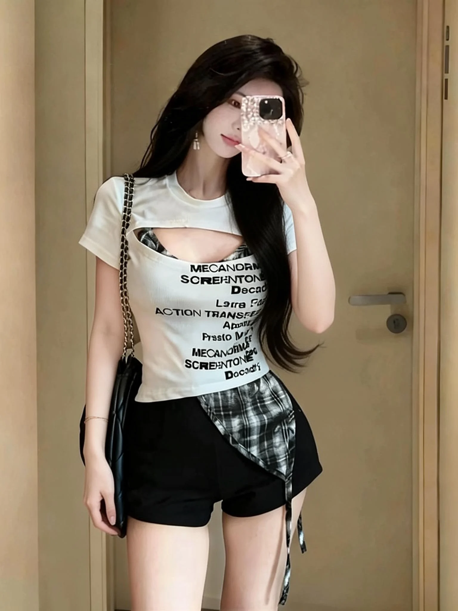 Retro Hong Kong Style Chic Short Sleeve T-Shirt Letter Print Hollow out Patchwork Asymmetrical Slim Fit Summer Top for Young ...
Retro Hong Kong Style Chic Short Sleeve T-Shirt Letter Print Hollow out Patchwork Asymmetrical Slim Fit Summer Top for Young ...