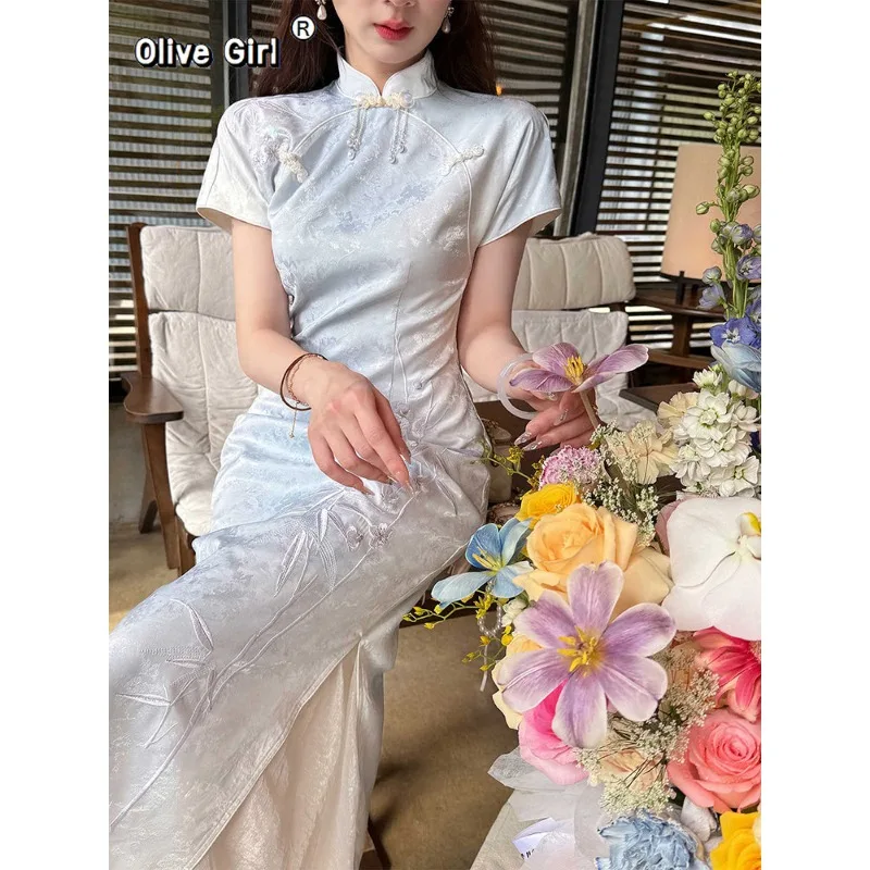 Olivegirl Elegant Short Sleeved Dress Cheongsam Qipao 2026 Chinese Dyed Blue Jacquard Waist Embroidery Cheongsam Dress
Olivegirl Elegant Short Sleeved Dress Cheongsam Qipao 2026 Chinese Dyed Blue Jacquard Waist Embroidery Cheongsam Dress