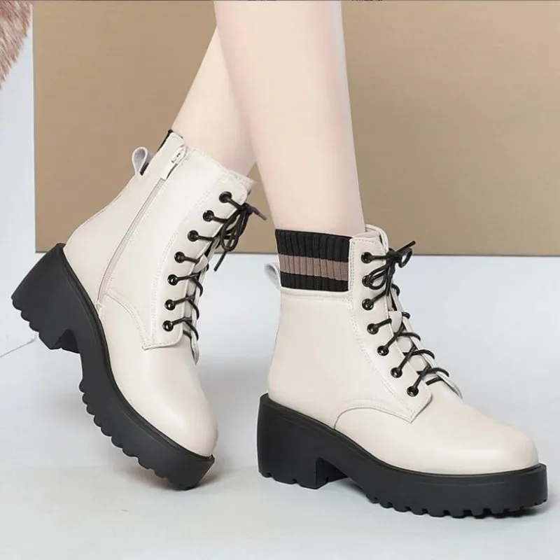 High End Women's Leather Boots Fashion Platform Non Slip Snow Boots for Woman High Quality Plush Warm Winter Shoes Botas Mujer
High End Women's Leather Boots Fashion Platform Non Slip Snow Boots for Woman High Quality Plush Warm Winter Shoes Botas Mujer