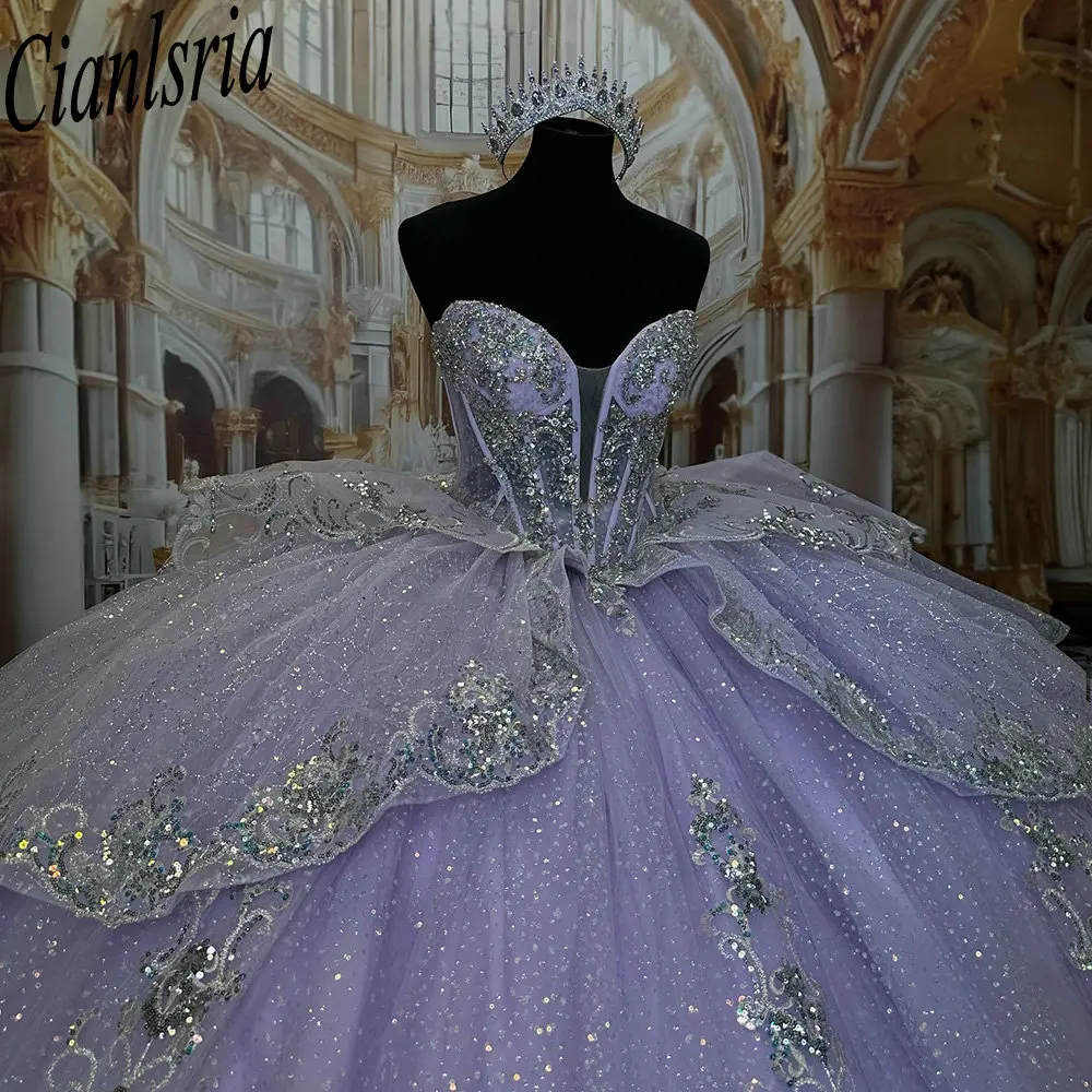 Сиреневое платье Quinceanera с бисером и кристаллами и оборками, бальное платье, милая аппликация, кружевной бант, сладкий 15 лет, мексиканское индивидуальное платье
Сиреневое платье Quinceanera с бисером и кристаллами и оборками, бальное платье, милая аппликация, кружевной бант, сладкий 15 лет, мексиканское индивидуальное платье