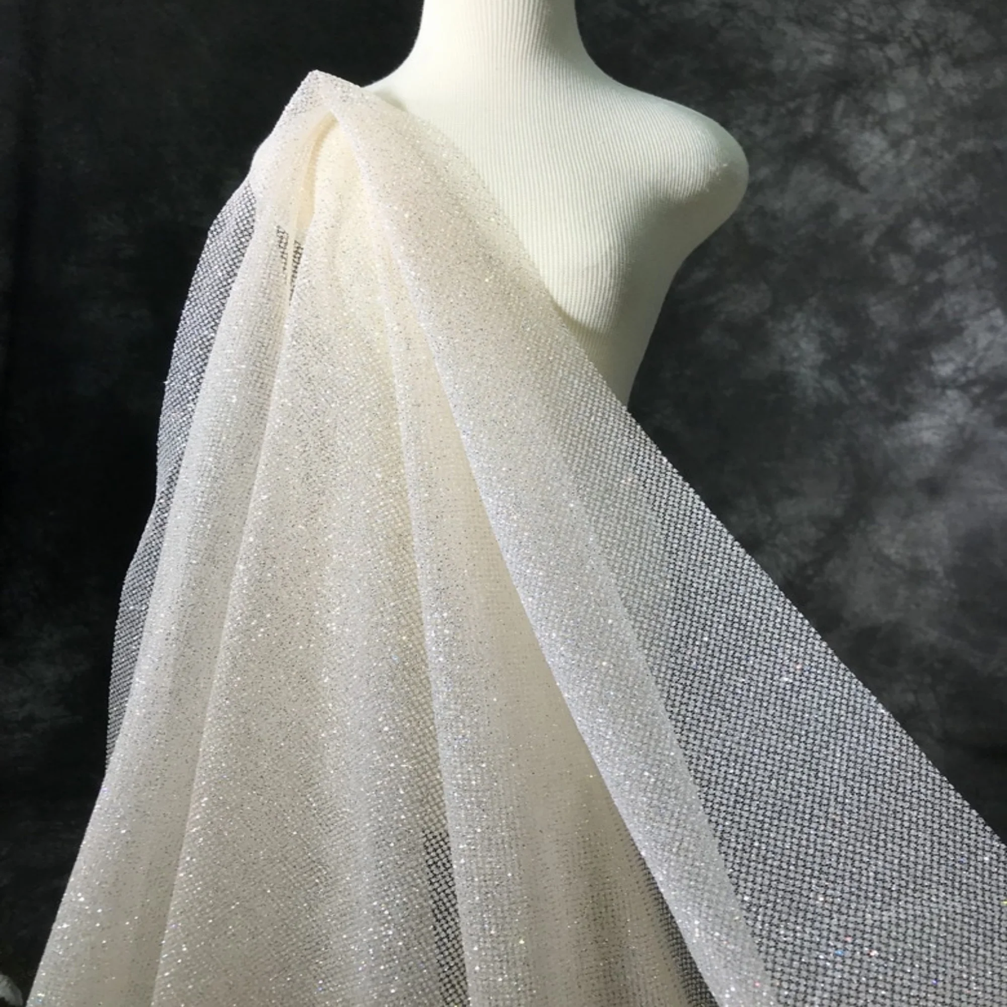 1.5meter Sparkling Powder Gauze DIY Dress Fabric Hot Color Silver Hot Spot Champagne Pink White for Wedding Performance
1.5meter Sparkling Powder Gauze DIY Dress Fabric Hot Color Silver Hot Spot Champagne Pink White for Wedding Performance