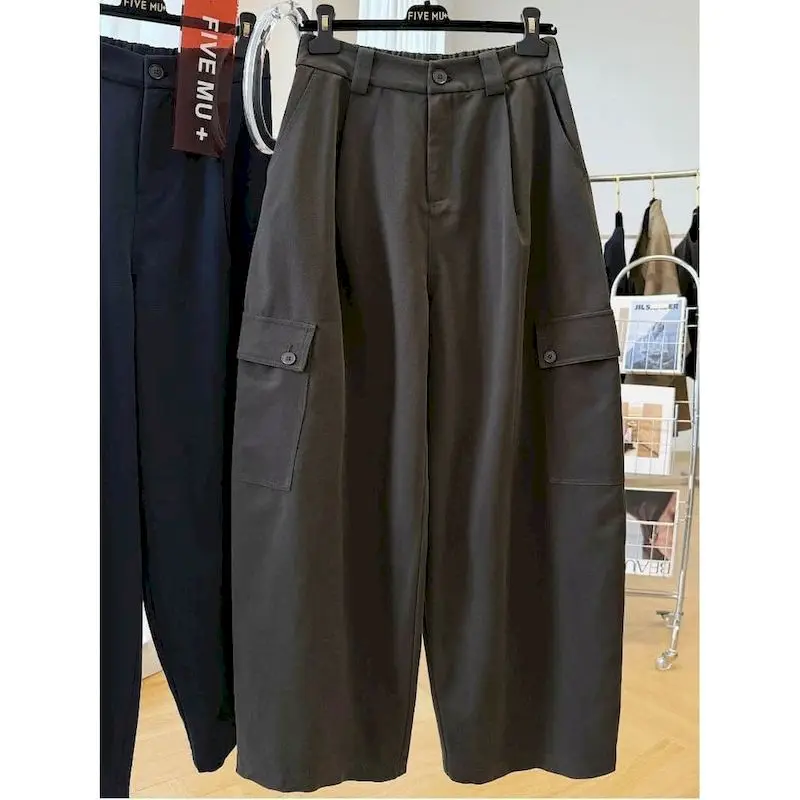 Женские брюки-карго большого размера, спортивные рабочие брюки в корейском стиле, повседневные брюки с эластичным поясом, уличная одежда, брюки с широкими штанинами
Женские брюки-карго большого размера, спортивные рабочие брюки в корейском стиле, повседневные брюки с эластичным поясом, уличная одежда, брюки с широкими штанинами