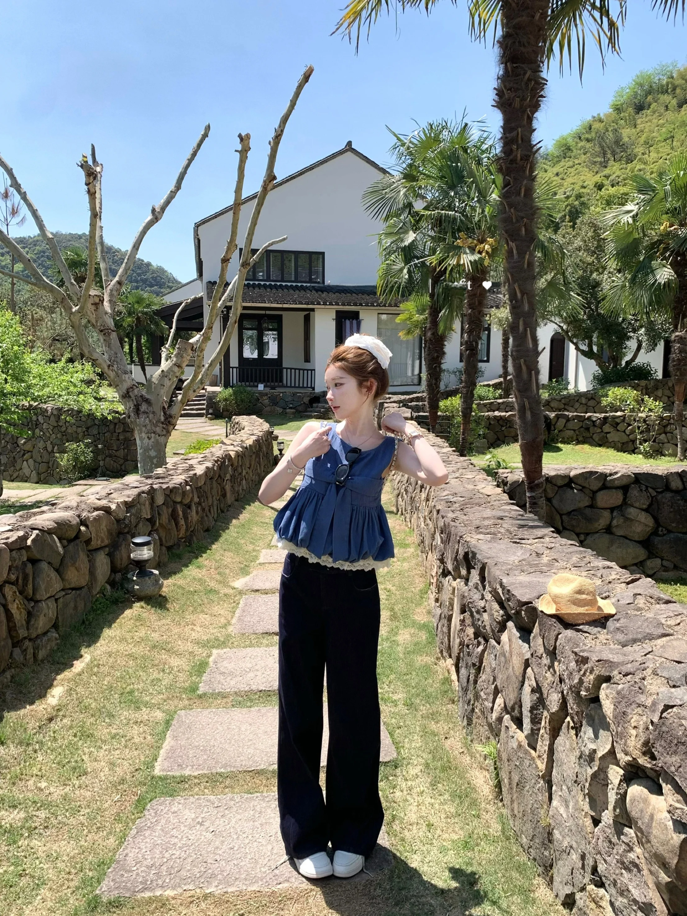 Комплект из топа и джинсов из хлопкового денима с узелковым кружевом Original Color: модный женский ансамбль с длинными брюками
Комплект из топа и джинсов из хлопкового денима с узелковым кружевом Original Color: модный женский ансамбль с длинными брюками