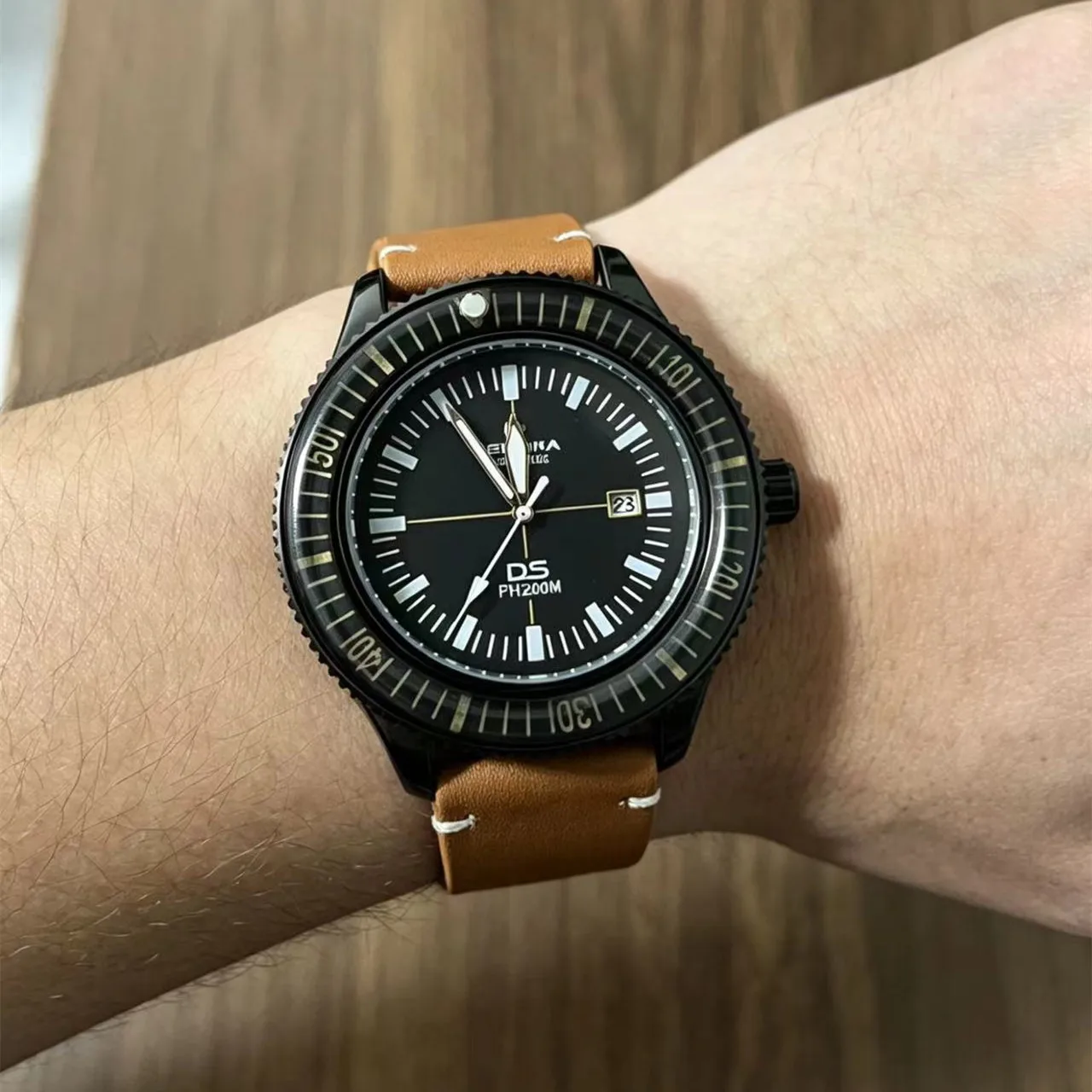 Fashionable Casual Sports Men's Watch Top Leather Strap Luxury Business Quartz Watch AAA Clock Reloj Hombre
Fashionable Casual Sports Men's Watch Top Leather Strap Luxury Business Quartz Watch AAA Clock Reloj Hombre