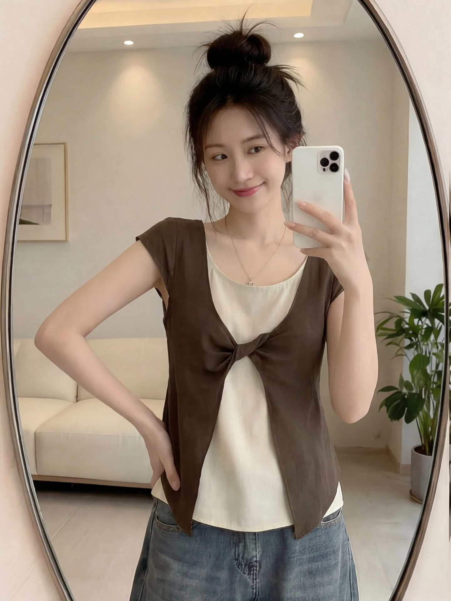 Summer Women's Loose Fit Short Sleeve Shirt with Knot Twist Flying Sleeve Design Korean Style Slimming Effect Two-Piece Look
Summer Women's Loose Fit Short Sleeve Shirt with Knot Twist Flying Sleeve Design Korean Style Slimming Effect Two-Piece Look