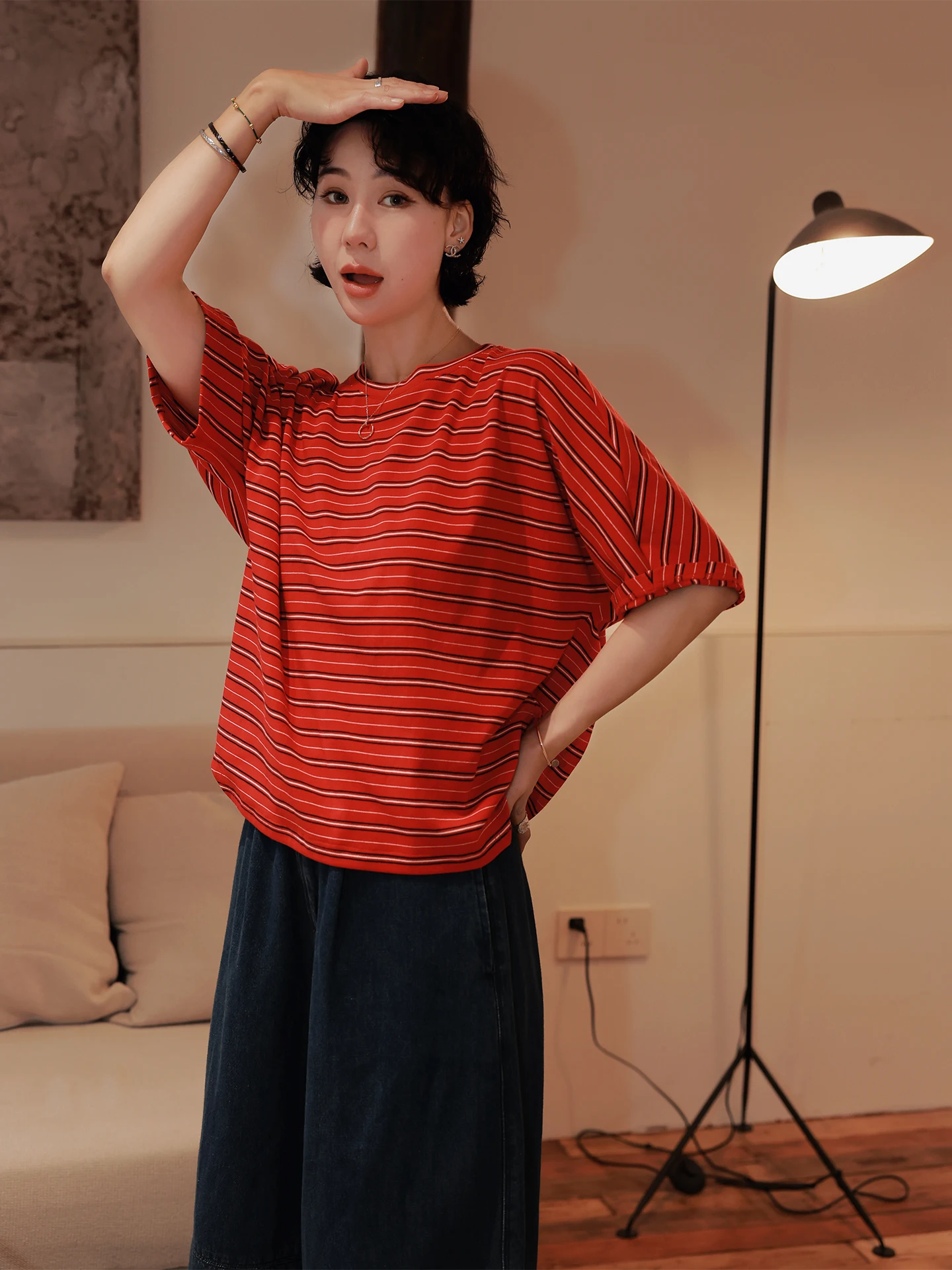 TT Sunlight High Elastic Stripe T-Shirt Summer New Loose Short Sleeve Front Short Back Long Slimming Wom...
TT Sunlight High Elastic Stripe T-Shirt Summer New Loose Short Sleeve Front Short Back Long Slimming Wom...