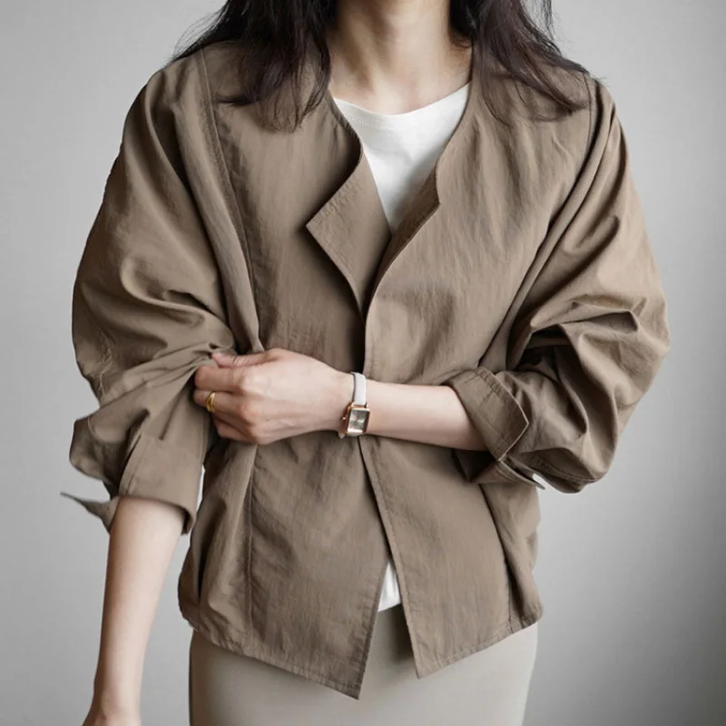 2025 Spring and Summer New Women's Clothing Versatile Korean Simple Casual Chic Cardigan Small Jacket Short Windbreaker Top
2025 Spring and Summer New Women's Clothing Versatile Korean Simple Casual Chic Cardigan Small Jacket Short Windbreaker Top