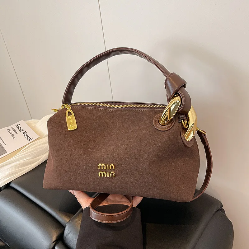 Fashion high-end soft leather handbag women's versatile casual simple shoulder bag commuter niche messenger bag
Fashion high-end soft leather handbag women's versatile casual simple shoulder bag commuter niche messenger bag