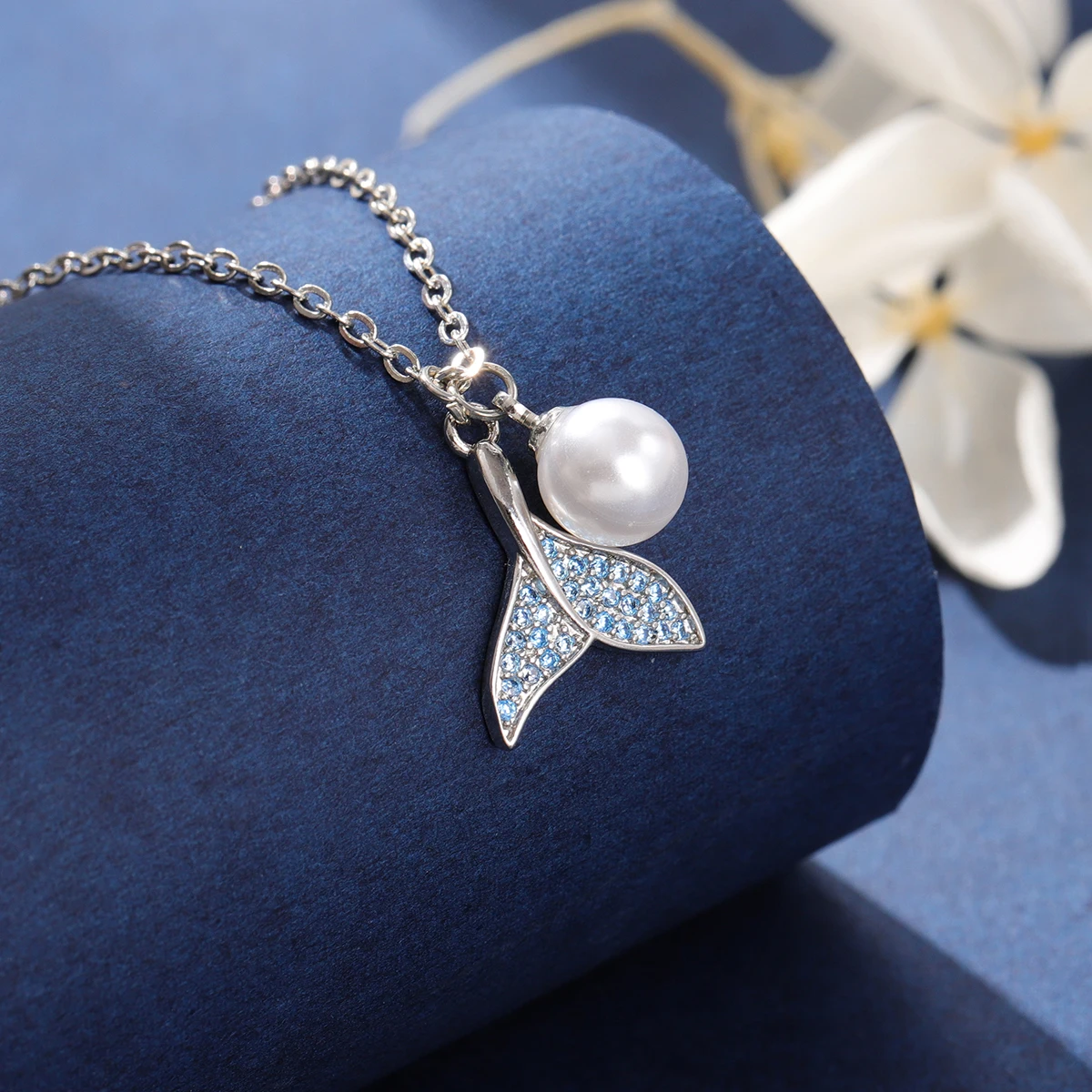 New Fashion Blue Fishtail Pearl 925 Sterling Silver Fish Animal Clavicle Chain Necklaces XL212
New Fashion Blue Fishtail Pearl 925 Sterling Silver Fish Animal Clavicle Chain Necklaces XL212