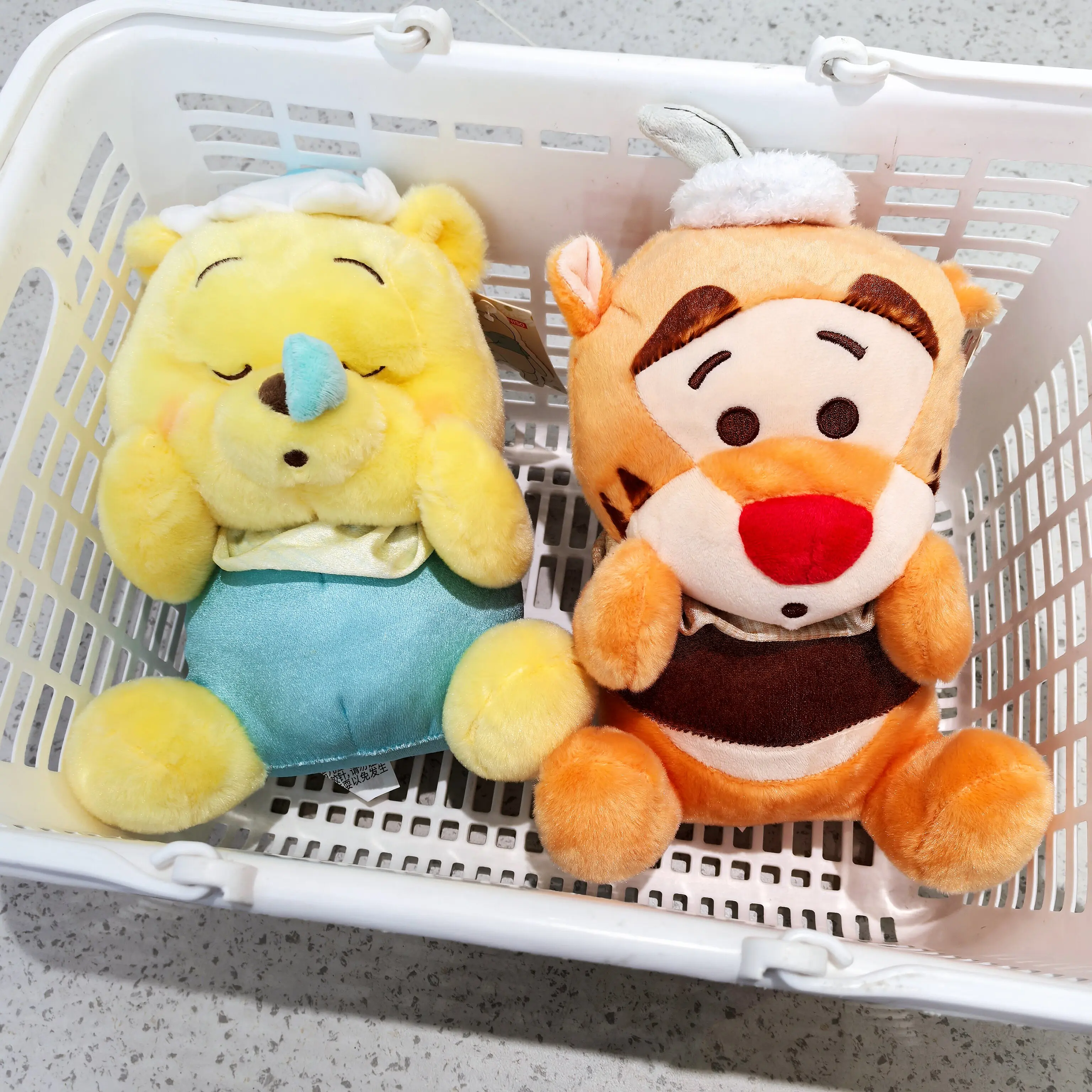 Disney Winnie the Pooh Flower Fairy Dress Up Sitting Plush Cute Cartoon Stuffed Doll Collection Kawaii Figure Desktop Ornament
Disney Winnie the Pooh Flower Fairy Dress Up Sitting Plush Cute Cartoon Stuffed Doll Collection Kawaii Figure Desktop Ornament