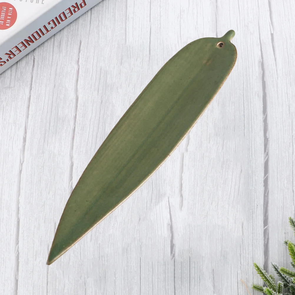 Ceramic Bamboo Leaf Incense Burner Handcrafted Grain Design Relaxation Ornament for Tea Room Sauna Kitchen Office Use Green
Ceramic Bamboo Leaf Incense Burner Handcrafted Grain Design Relaxation Ornament for Tea Room Sauna Kitchen Office Use Green