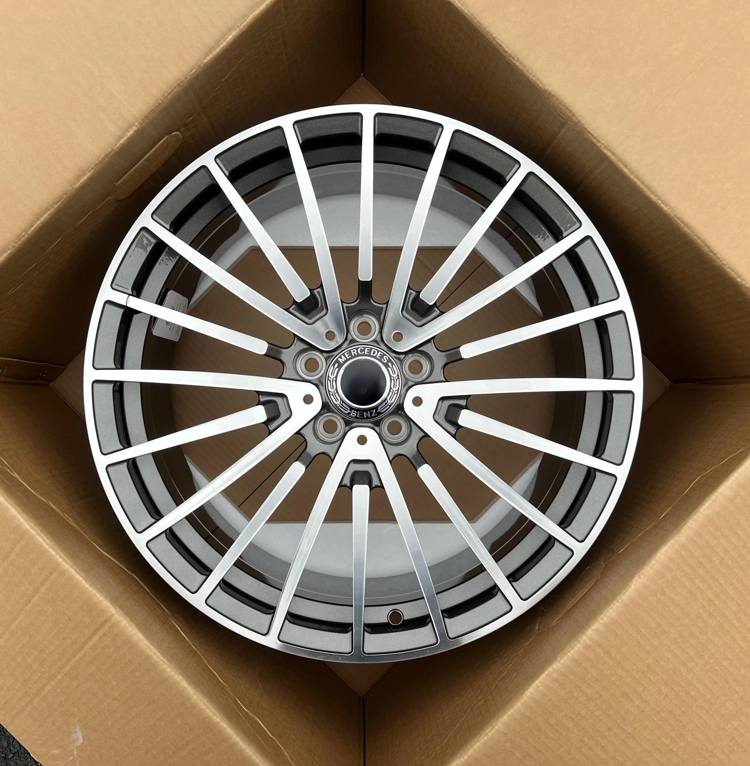 Forged Wheels in Stock Front Wheel 8.5JX20 Rear Wheel 9.5JX20 5*112 for Mercedes-Benzs S-Class S350 S400 S450 S480 S500 S580
Forged Wheels in Stock Front Wheel 8.5JX20 Rear Wheel 9.5JX20 5*112 for Mercedes-Benzs S-Class S350 S400 S450 S480 S500 S580