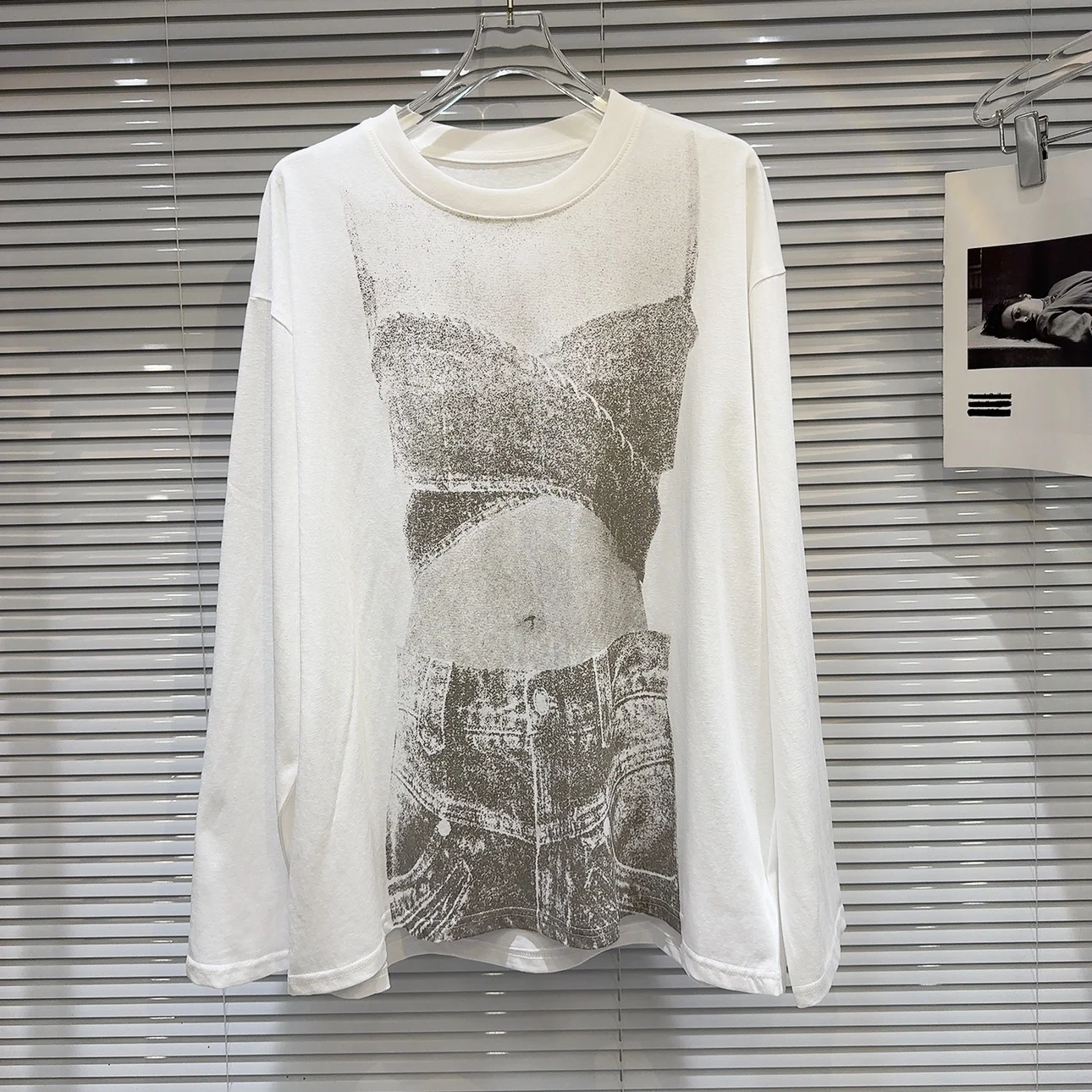 2025 spring autumn women new American Spice Girl abstract printing pattern loose fashion sunscreen long sleeve T-shirt
2025 spring autumn women new American Spice Girl abstract printing pattern loose fashion sunscreen long sleeve T-shirt