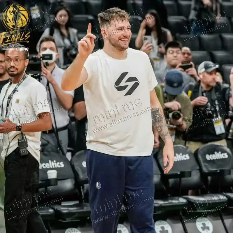 2025 Summer Hot-selling Basketball Superstar K77 Brand Men's Training Clothes Sports and Leisure Basketball T-shirt Y2K
2025 Summer Hot-selling Basketball Superstar K77 Brand Men's Training Clothes Sports and Leisure Basketball T-shirt Y2K