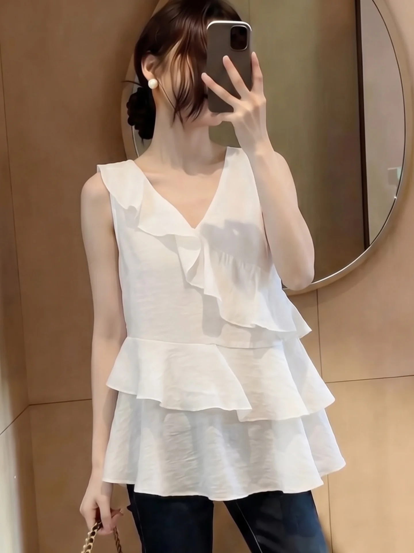 Unique V-Neck Sleeveless Shirt Women's Summer 2026 Miu Style Blouse Irregular Hemline Matching Polyester Fabric Belly Cover
Unique V-Neck Sleeveless Shirt Women's Summer 2026 Miu Style Blouse Irregular Hemline Matching Polyester Fabric Belly Cover