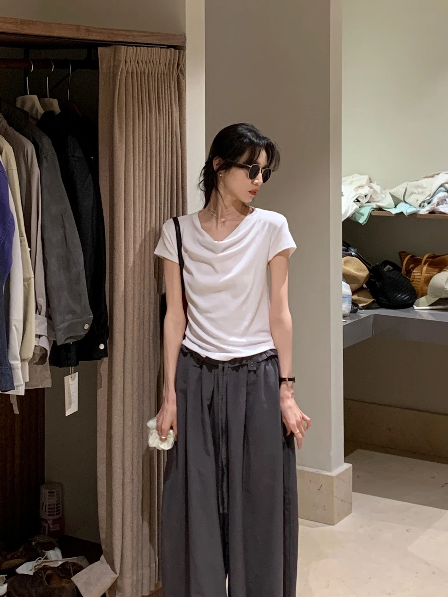 Fashionable Soft Cozy One Shoulder T-Shirt Spring Summer Casual Style Slimming Top Women's Clothing Short Sleeve Regular Length
Fashionable Soft Cozy One Shoulder T-Shirt Spring Summer Casual Style Slimming Top Women's Clothing Short Sleeve Regular Length