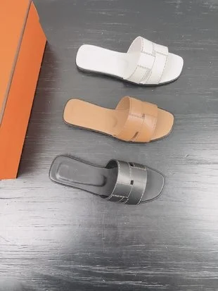 24 years spring and summer new sandals, ladies fashion sandals, cowhide leather upper and cowhide leather lining, SIZE35-41
24 years spring and summer new sandals, ladies fashion sandals, cowhide leather upper and cowhide leather lining, SIZE35-41