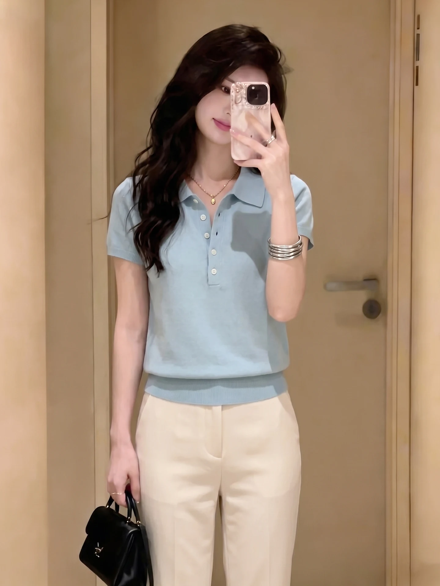 Chic Korean Style Knitted Shirt Pure Color Turn-down Collar Short Sleeve Trendy Top for Younger Looking Summer Design Sense
Chic Korean Style Knitted Shirt Pure Color Turn-down Collar Short Sleeve Trendy Top for Younger Looking Summer Design Sense