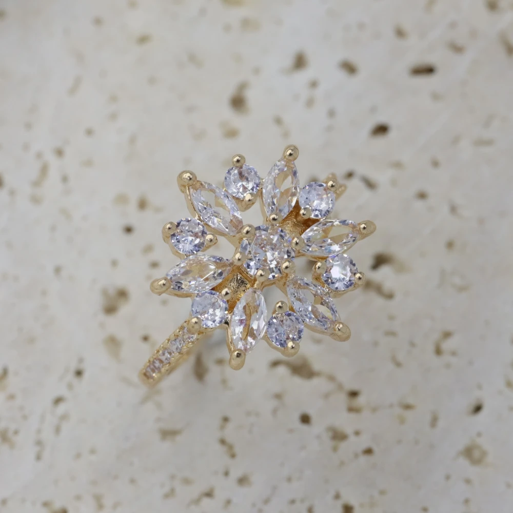 Simple Flowers Shape Rings for Women Fashion Zirconia Opening Adjustable Ring Golden Wedding Party Jewelry Accessories
Simple Flowers Shape Rings for Women Fashion Zirconia Opening Adjustable Ring Golden Wedding Party Jewelry Accessories