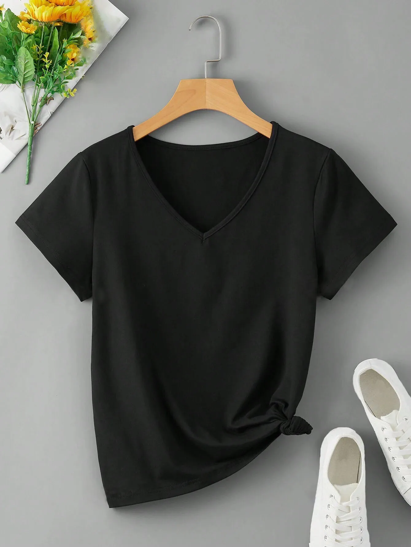 Women's V-neck short-sleeved solid color slim fit outerwear T-shirt casual all-match top Cropped tops
Women's V-neck short-sleeved solid color slim fit outerwear T-shirt casual all-match top Cropped tops