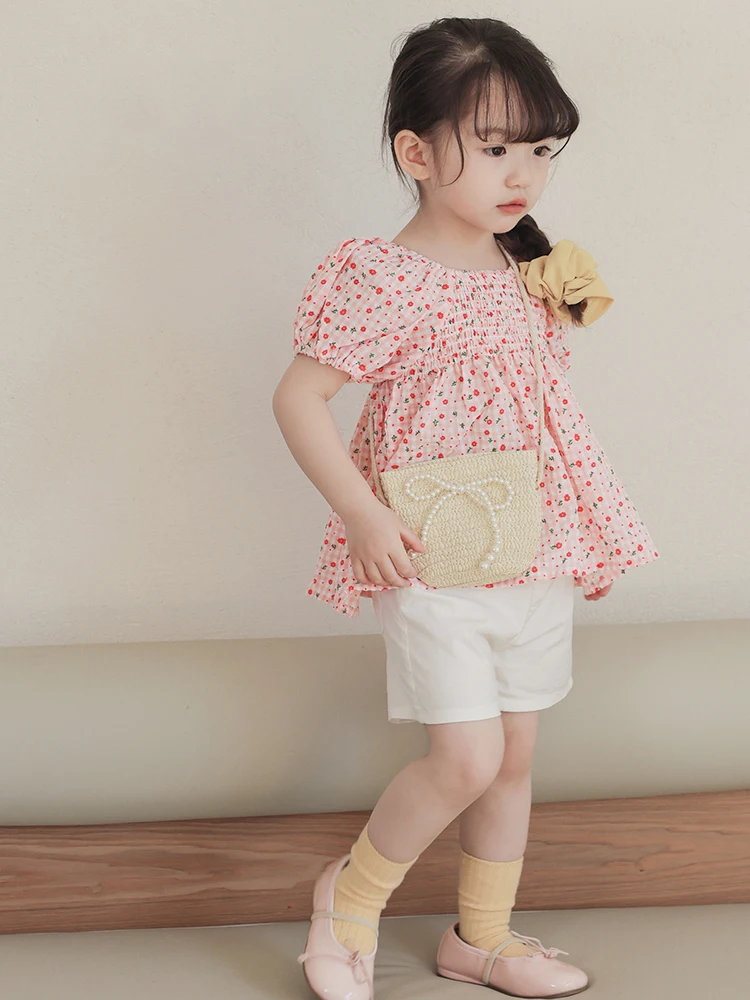 Girls Summer Suits Round Neck Floral Print Elastic Tops Tees And White Pockets Shorts Korean Style Children Two-Piece sets
Girls Summer Suits Round Neck Floral Print Elastic Tops Tees And White Pockets Shorts Korean Style Children Two-Piece sets
