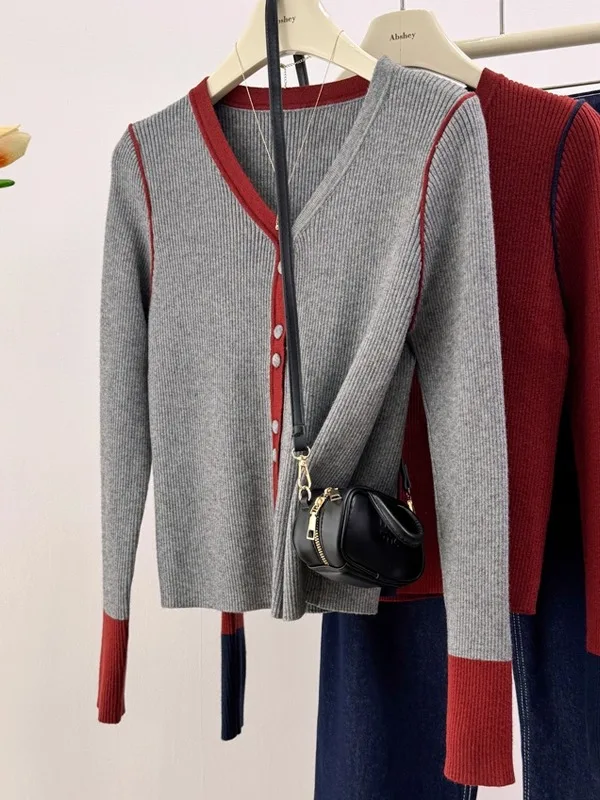 Premium Knitted V-Ne Open Cardigan Women's Slim Fit Color Blo Sweater Jaet Autumn Winter New Sle Versatile Fake Two-P...
Premium Knitted V-Ne Open Cardigan Women's Slim Fit Color Blo Sweater Jaet Autumn Winter New Sle Versatile Fake Two-P...