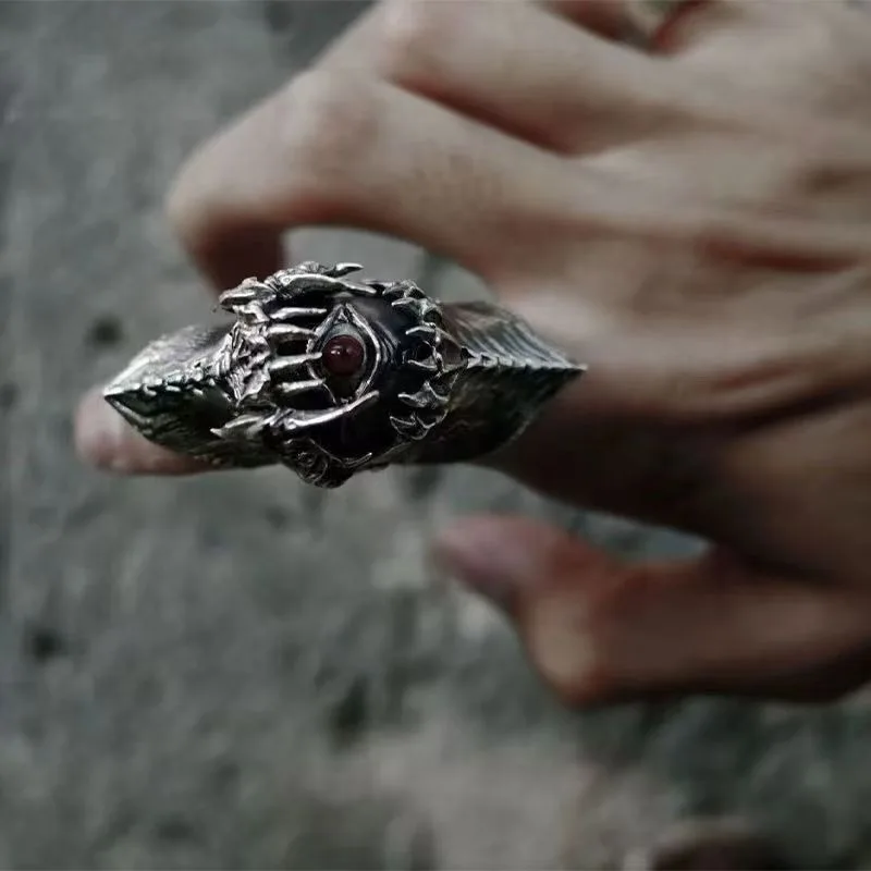 Vintage Eye Index Finger Ring Demon Devouring Eye Open Joint Ring Movable Punk Armor Element Ring
Vintage Eye Index Finger Ring Demon Devouring Eye Open Joint Ring Movable Punk Armor Element Ring