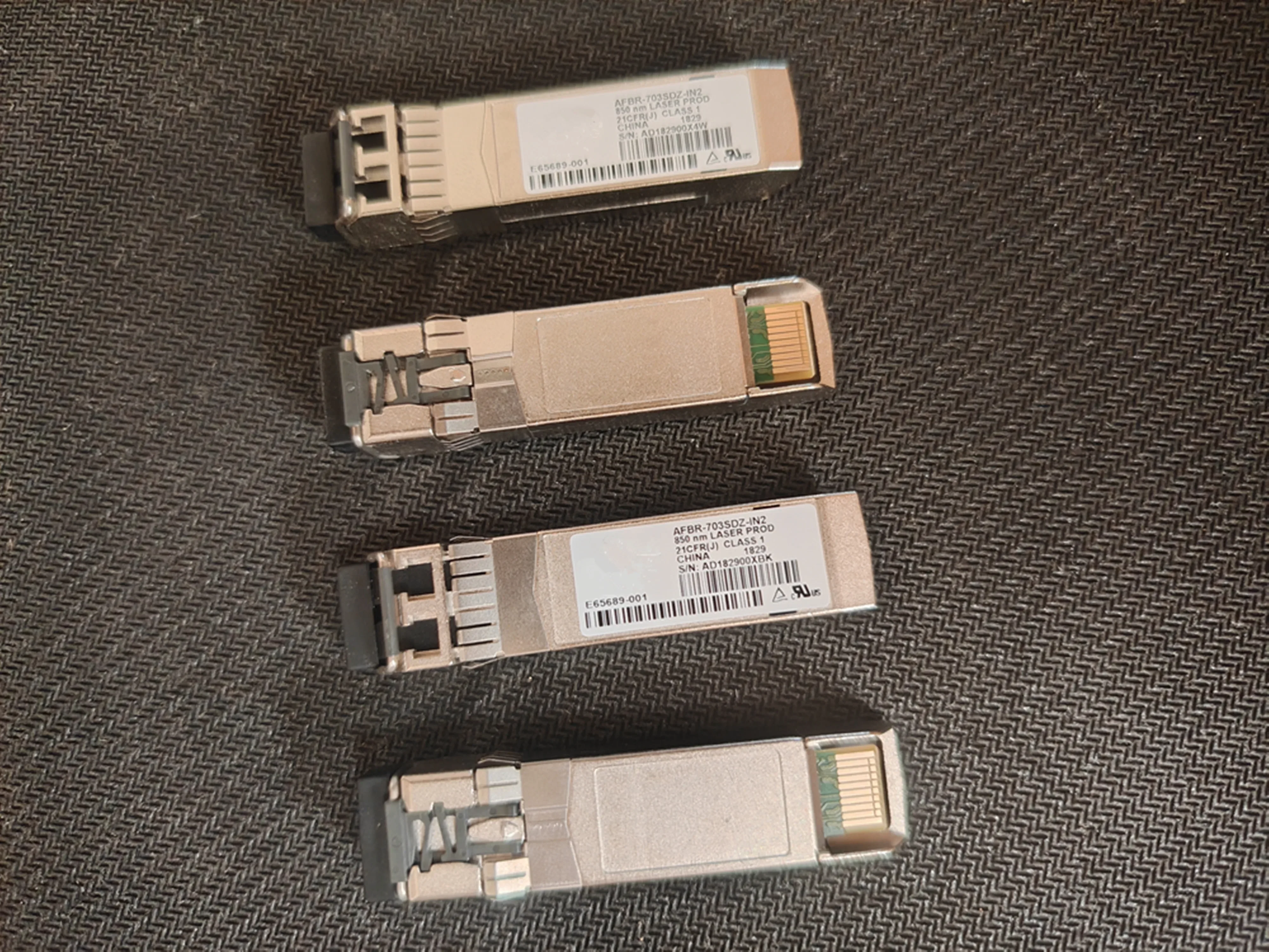 Original New 10g SFP Module AFBR-703SDZ-IN2 E65689-001 10g SR X520 X710 82599 fiber optical network module 10gb sfp
Original New 10g SFP Module AFBR-703SDZ-IN2 E65689-001 10g SR X520 X710 82599 fiber optical network module 10gb sfp