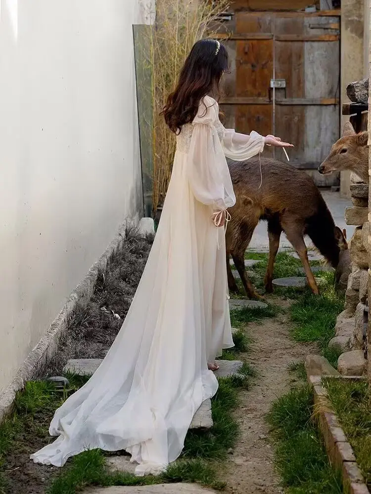 Elegant Bridal Photography Long Lace Dress Gown with Train Strapless Holiday Fairy Morning Robe Suitable for Outdoor Shooting
Elegant Bridal Photography Long Lace Dress Gown with Train Strapless Holiday Fairy Morning Robe Suitable for Outdoor Shooting