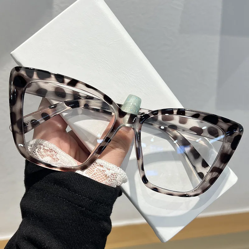 Женские легкие очки для чтения в квадратной оправе | Защитные очки с прозрачными линзами – модный аксессуар для ежедневного чтения
Женские легкие очки для чтения в квадратной оправе | Защитные очки с прозрачными линзами – модный аксессуар для ежедневного чтения