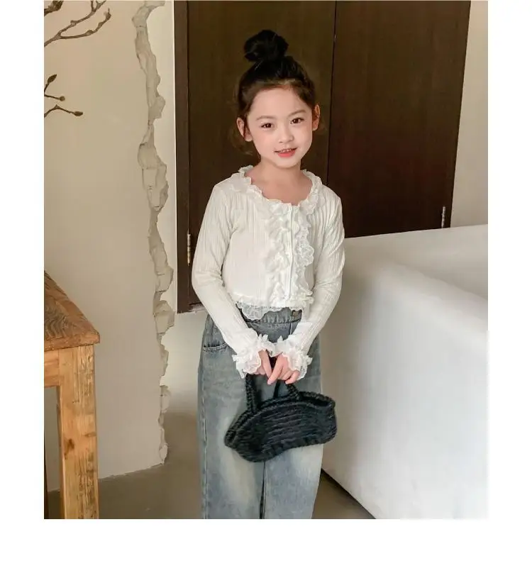 Girls Spring French Lace Small Shirt 2025 New Childrens Treasure Korean Interior Top Spring and Autumn
Girls Spring French Lace Small Shirt 2025 New Childrens Treasure Korean Interior Top Spring and Autumn