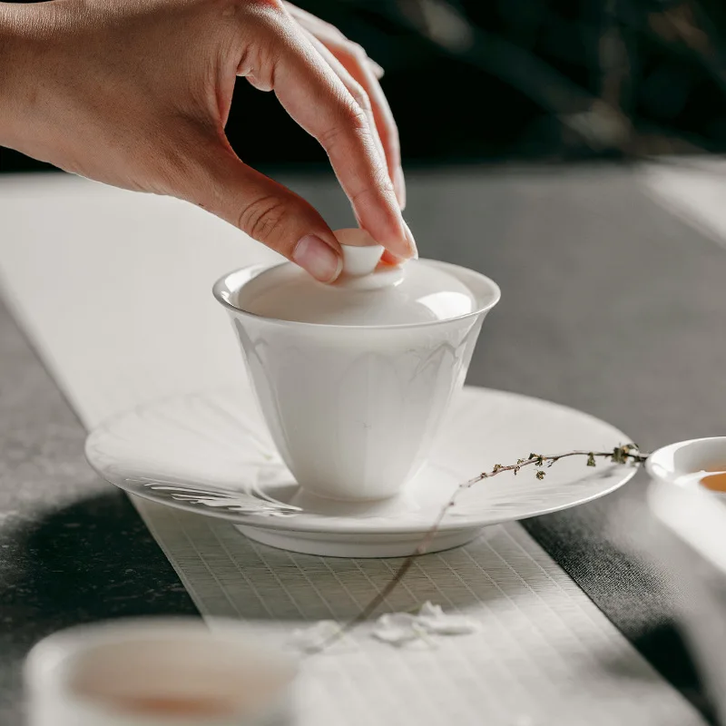 Sweet White Glaze Enaved Cysanthemum Pattern Thin Porcelain Tea Bowl Cover Bowl Yunnan Puer Tea Set Dry Foam Plate Lamb F...
Sweet White Glaze Enaved Cysanthemum Pattern Thin Porcelain Tea Bowl Cover Bowl Yunnan Puer Tea Set Dry Foam Plate Lamb F...