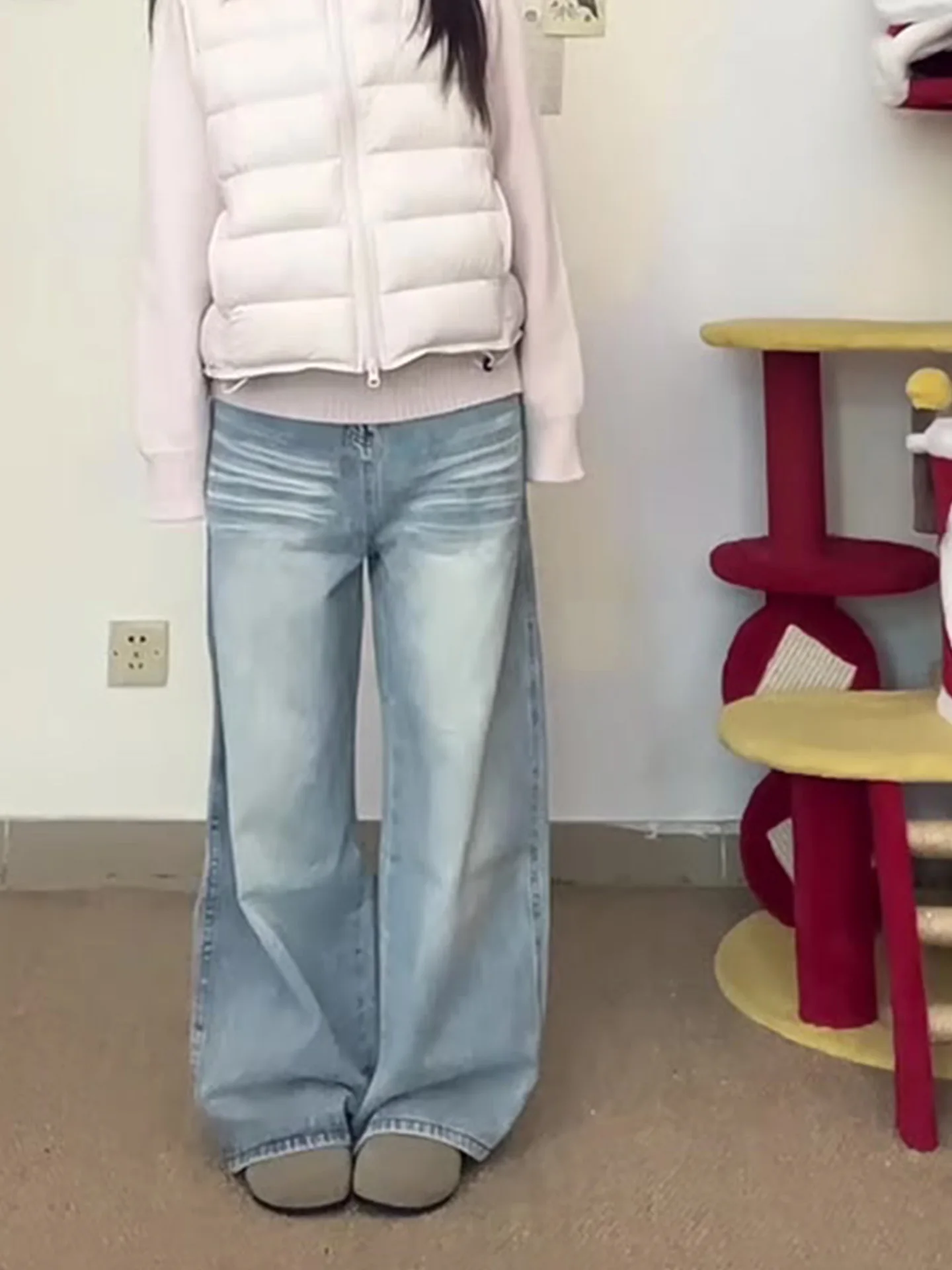 High Waist Straight Leg Light Wash Denim Jeans Women's Summer New Loose Wide Leg Retro American Vintage High Street Slimming
High Waist Straight Leg Light Wash Denim Jeans Women's Summer New Loose Wide Leg Retro American Vintage High Street Slimming